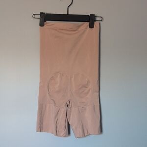 SPANX Tan Bike Shorts High-Waisted Seamless